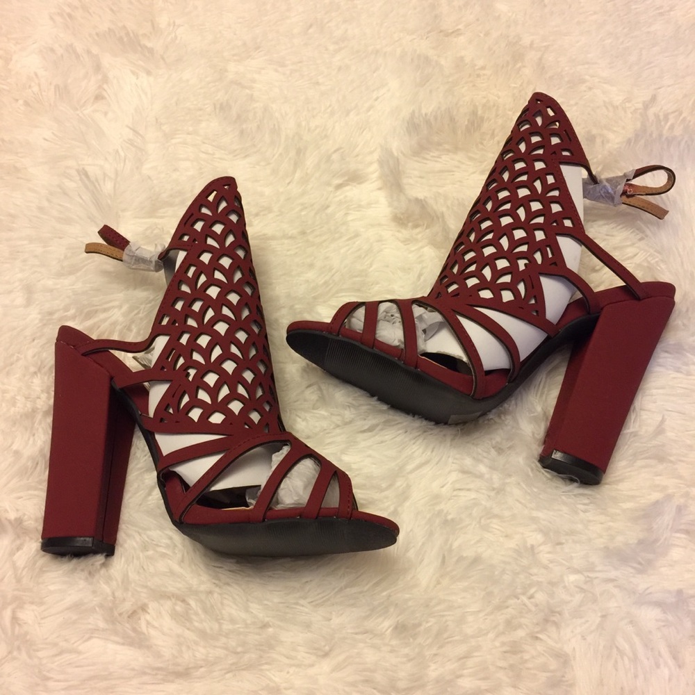 SOLD Burgundy chunk heels - Picture 1 of 4